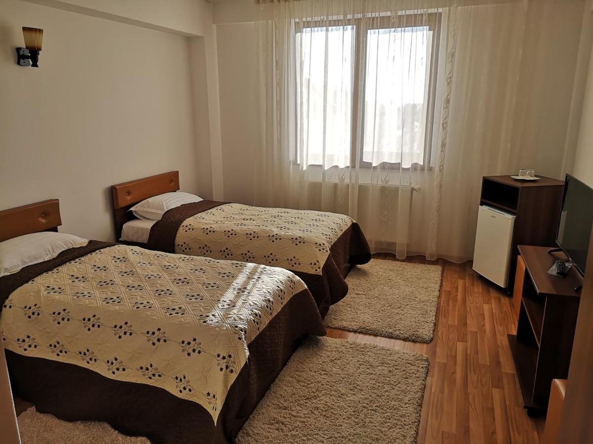 Passa Tempo Hotell Suceava Eksteriør bilde