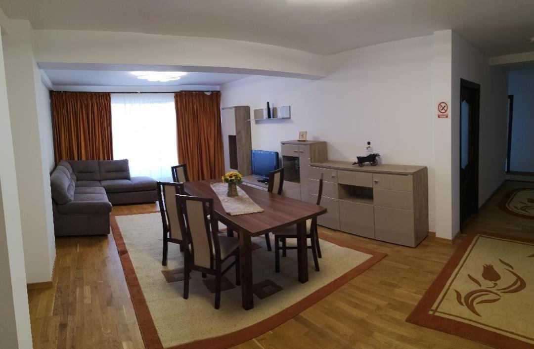 Passa Tempo Hotell Suceava Eksteriør bilde